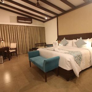 Courtyard Room on F&B